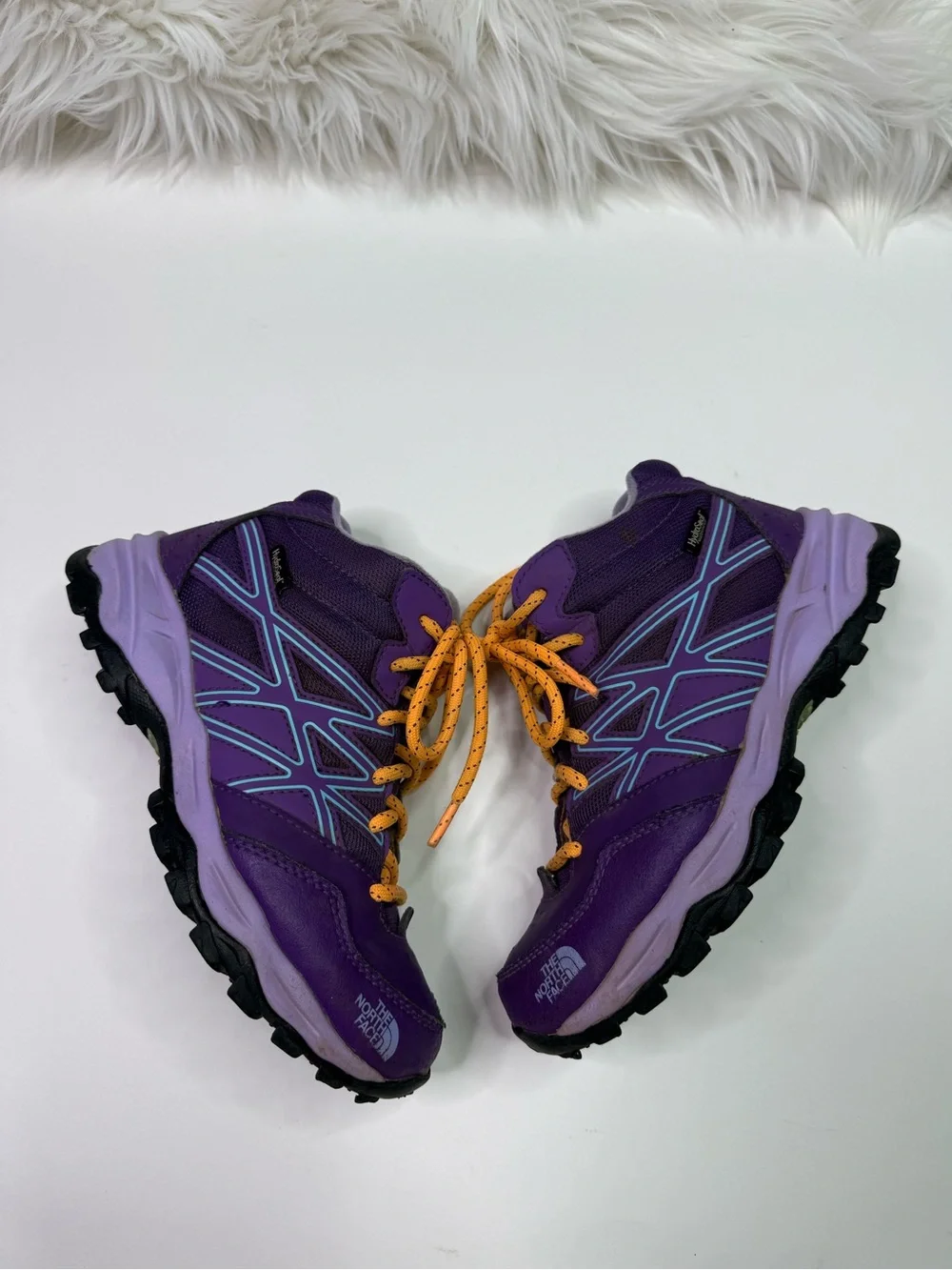 The North Face Waterproof Hydroseal Big Girl Hiking Sneakers Size 3 Shoes